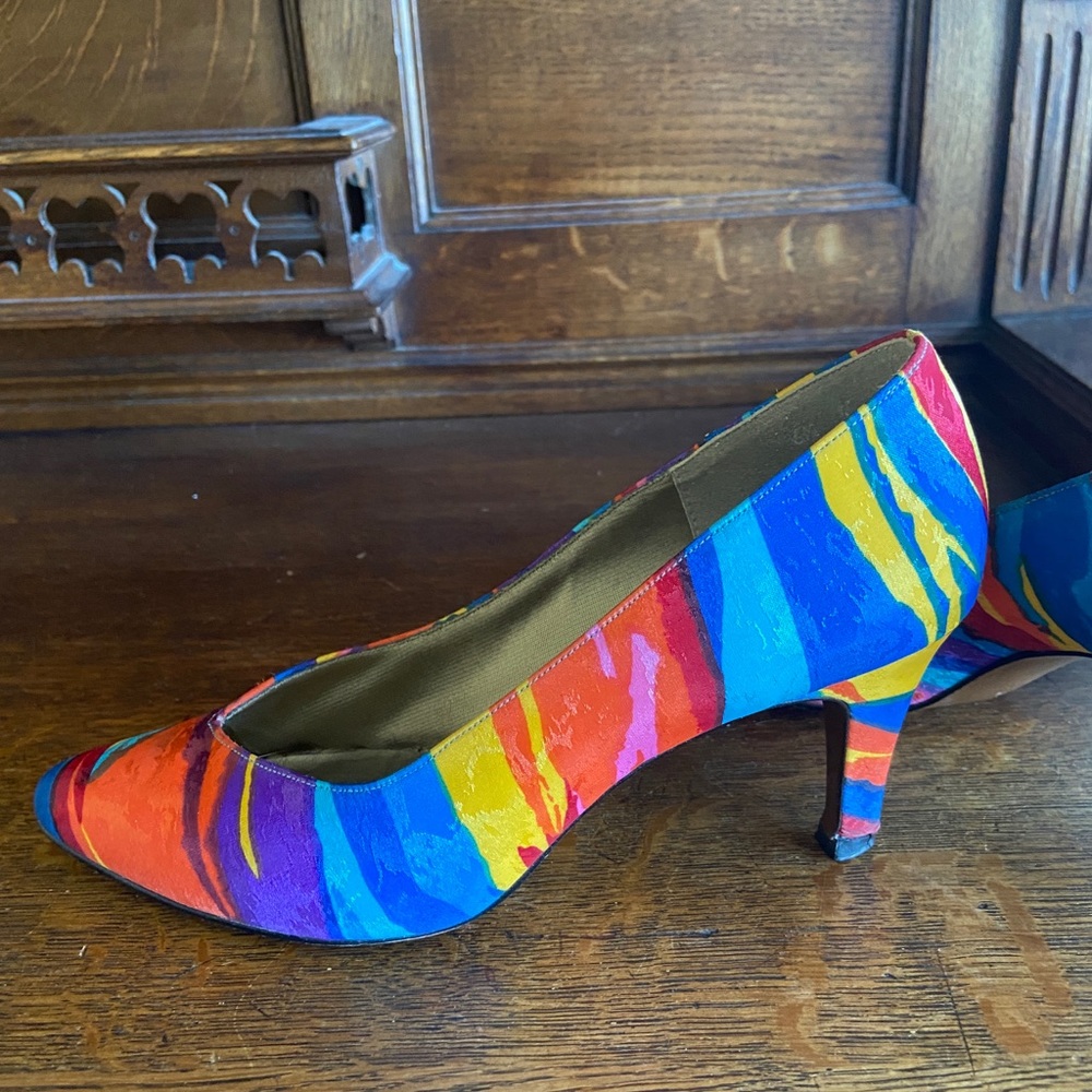 LIFE STRIDE PUMPS